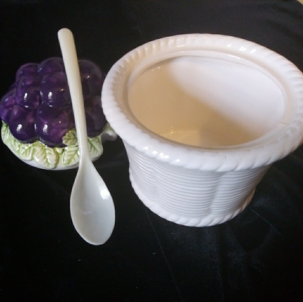 Mikasa Porcelain Sugar/Jam Bowl